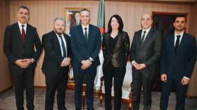 تحضيرا لاستقبال 2000 طفل من الجالية.. وفد من مسجد باريس يحل بالجزائر