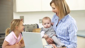 نصائح تساعدك على التوفيق بين الأمومة الجديدة وباقي مسؤولياتك