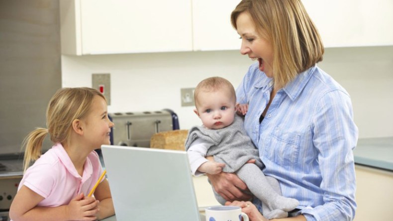 نصائح تساعدك على التوفيق بين الأمومة الجديدة وباقي مسؤولياتك