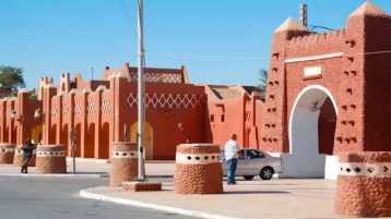 اللّي ادّى فرضو يشد أرضو