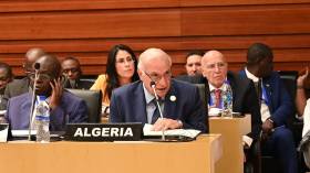 عطاف: الجزائر تدعم إجراء الانتخابات في ليبيا