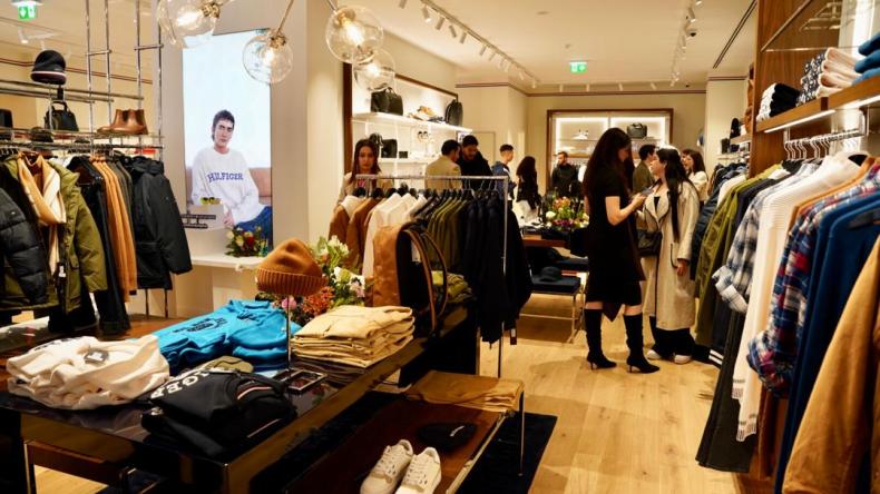 Tommy Hilfiger  تفتتح محلا تجاريا بالمركز التّجاري “قولدن سيتي” بالشراقة