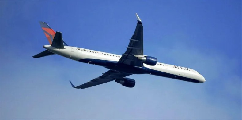 Un avion perd un morceau d’aile en plein vol