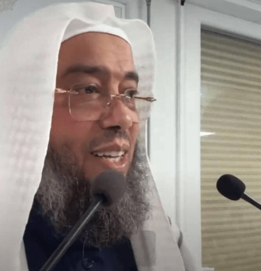 Un imam traite le drapeau français de satanique: expulsé