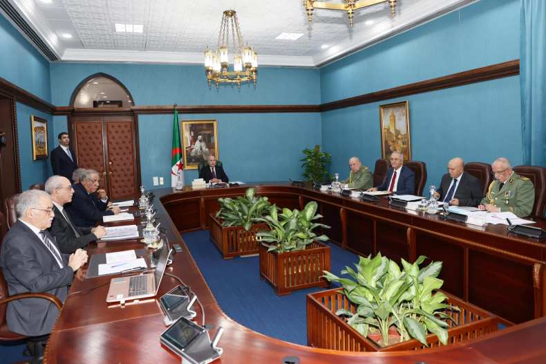 Le président Tebboune préside une réunion d’évaluation de l’Agence spatiale algérienne