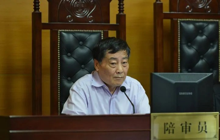 Le SDF devenu l’homme le plus riche de Chine est mort à 79 ans