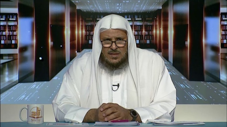 أستاذ جامعيّ سعوديّ يُطالب بِتغيير اسمَي ملعبَي الهلال والنّصر