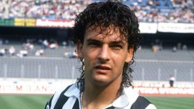 ماذا لو قلتُ لكم إن الذي تُظهره الصّورة يُمارس الفلاحة في إيطاليا؟