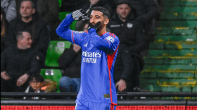 بن رحمة قد يغادر ليون بسبب أزمة النادي