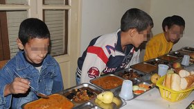 مطاعم مدرسية تعاني نقص اليد العاملة ومشاكل مع الممونين