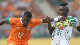 بِتسعة لاعبين.. “الفيلة” تعبر إلى نصف النّهائي