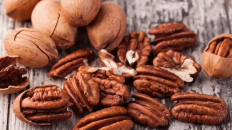 ماذا يحدث لجسمك عند تناول الجوز بانتظام؟