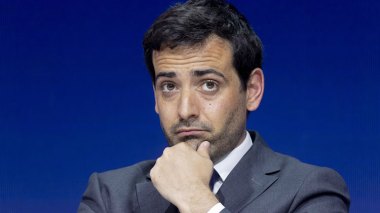 French Foreign Minister Puts Relations With Algeria On The Back Burner!