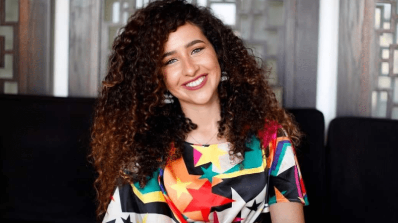 رسامة مصرية تستولي على لوحات فنان روسي شهير.. وهذه عقوبتها بعد إدانتها!