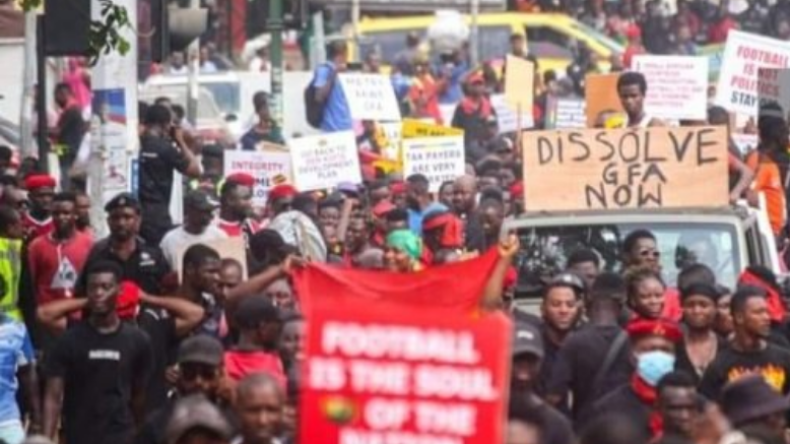 بالفيديو.. مظاهرات في غانا احتجاجا على الإخفاق في كأس أمم إفريقيا