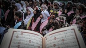 مشاهد تثلج الصدور لتكريم حافظات القرآن الكريم تحت القصف في رفح!