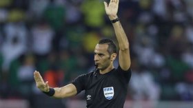 الجزائر بـ5 حكام.. مصري في الافتتاح وموريتاني في الختام