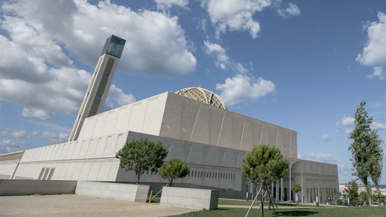 “جامع الجزائر”.. تحفة معمارية وصرح ديني وحضاري