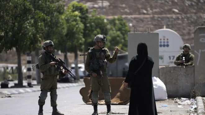 ضباط إسرائيليون يغتصبون فلسطينيات وينكلون بهن وحماس تطالب بتحقيق دولي