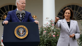 بعد صدور تقرير يشكك في أهليته للرئاسة.. هذا ما قالته كمالا هاريس بشأن صحة بايدن العقلية!