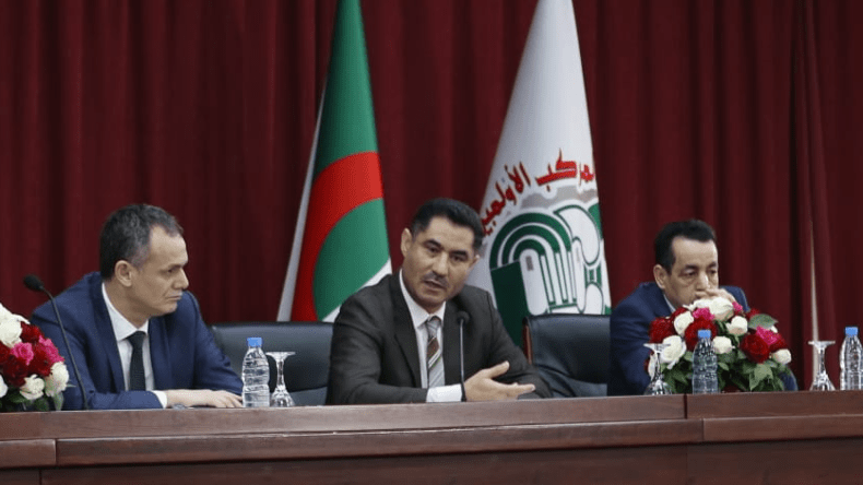 لعقاب: “هناك انفلات في الإعلام الرياضي وتجاوزات أضحت تهدد الأمن القومي للجزائر”
