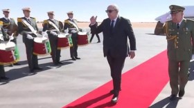 Le président de la République arrive à l’aéroport de Tindouf