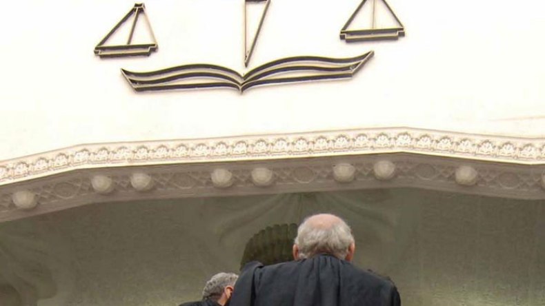 الإعدام لقاتل طالبة حرقا و20 سنة سجنا لشقيقته