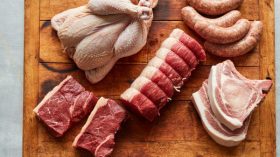 كيف تختار اللحوم الحمراء والبيضاء والنقانق؟
