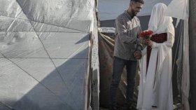 بالفيديو.. هذه حقيقة الصورة المتداولة لاستشهاد عروسين برفح بعد 3 أيام من زفافهما!