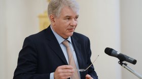 فرنسا تستدعي السفير الروسي