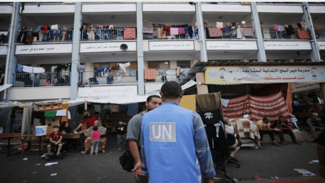 بوريل: لا أحد يمكنه القيام بعمل الأونروا