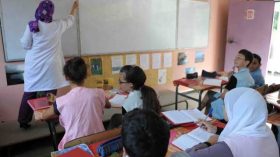 تحديات تكريم الأستاذ.. هل فعلا هذا ما يستحق؟