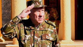 الفريق أول السعيد شنڨريحة يشارك في اجتماع وزراء الدفاع