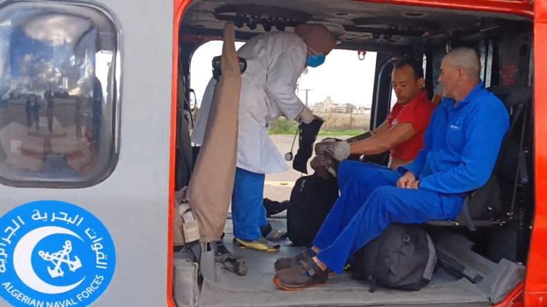 القوات البحرية تنقذ بحارين أجانب في سواحل تيبازة