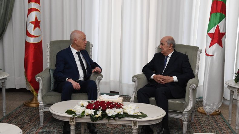 رسالة خطية من الرئيس تبون إلى قيس سعيّد