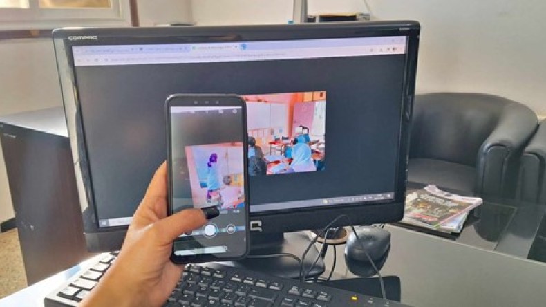 محتوى فكاهي ساخر يسيء إلى كرامة المعلم يحصد ملايين المشاهدات