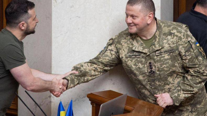 زيلينسكي يعفي فاليري زالوجني من قيادة الجيش الأوكراني