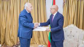 عطاف يسلم الرئيس الموريتاني رسالة من الرئيس تبون