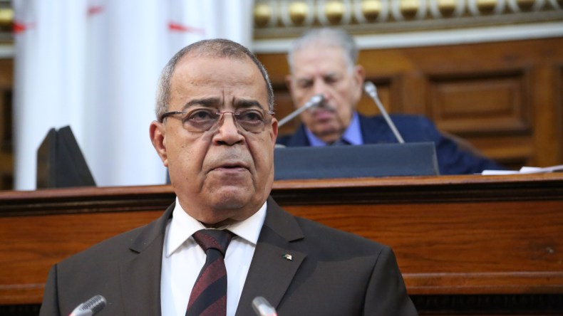 عون: مخابر أجنبية تشن حملة شرسة ضد الدواء الجزائري