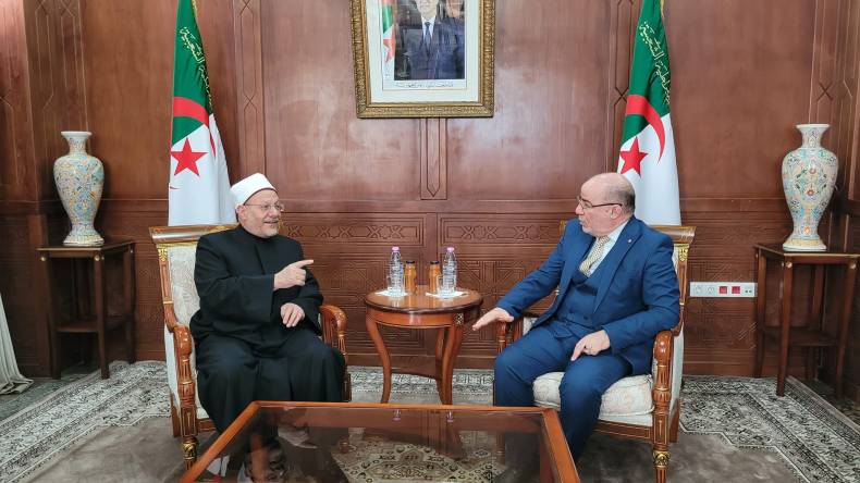 التعاون في المجال الديني محور لقاء بلمهدي مع مفتي مصر