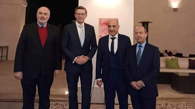 وزير النقل يتحادث مع نظيره التشيكي