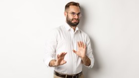 ظاهرة لا تبشر بخير.. شباب يقولون لا للزواج إلا بعد الأربعين