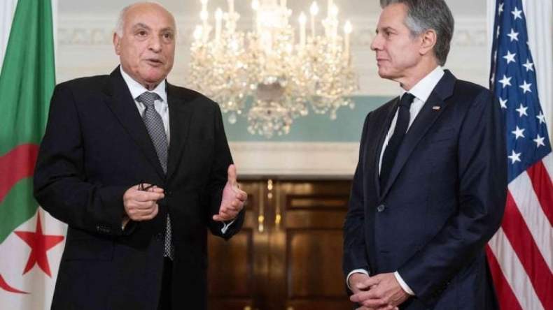 عطاف يتحادث هاتفيا مع نظيره الأمريكي حول مشروع القرار الجديد لوقف إطلاق النار في غزة