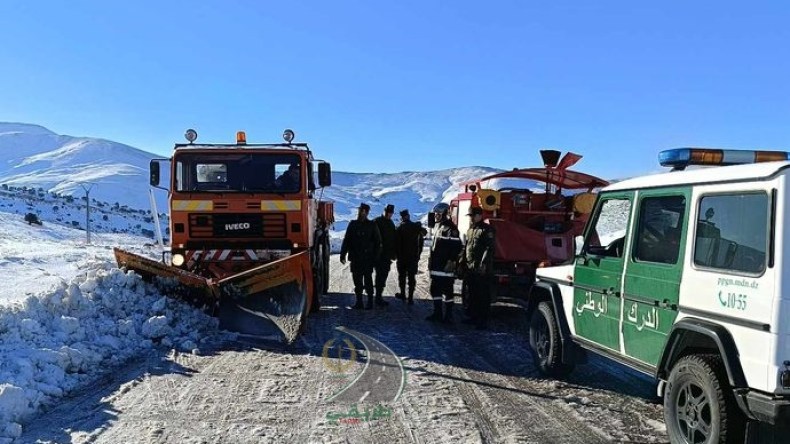 التقلبات الجوية: طرق وطنية وولائية مغلقة عبر 7 ولايات