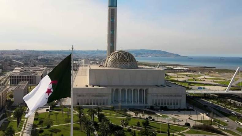 إعداد الجيل المؤمن ..من المسجد النبوي إلى جامع الجزائر