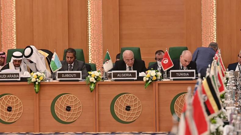 الجزائر تدعو إلى قطع كلّ العلاقات الدبلوماسية والاقتصادية والأمنية مع الاحتلال الإسرائيلي