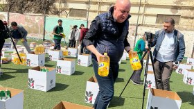 300 شاب يتجندون لتوزيع 10 آلاف طرد غذائي على المحتاجين