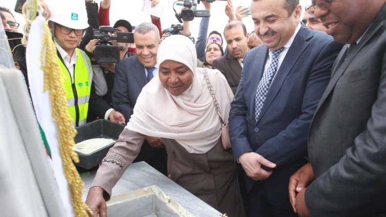 مشروع لإنجاز محطة توليد الكهرباء بالطاقة الشمسية في المغير