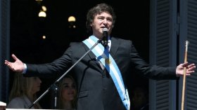 Le président argentin vire son ministre Omar Yasín en direct!