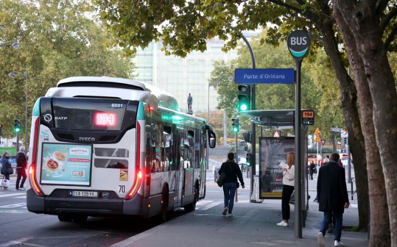 Un chauffeur de bus arrêté après avoir écrasé un SDF